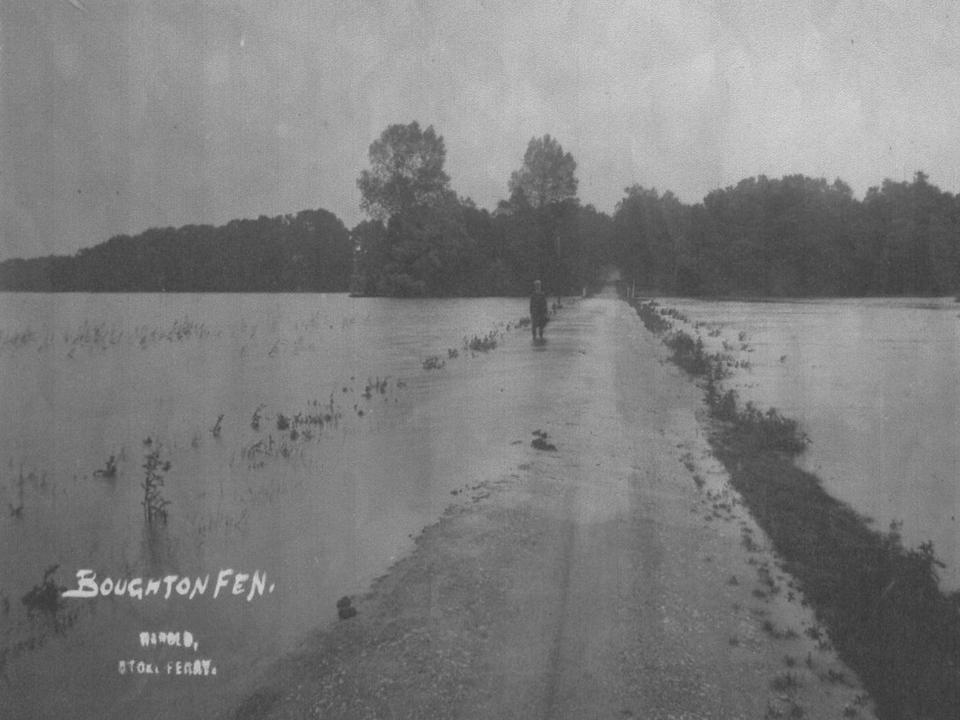 Boughton Fen Flooded - Looking towards Oxborough