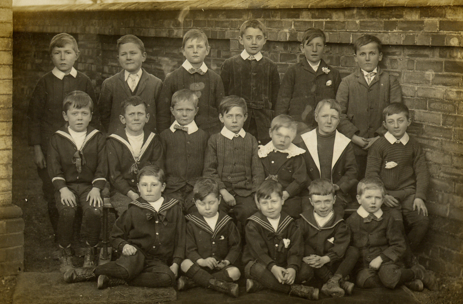 Boughton Schoolboys c1909