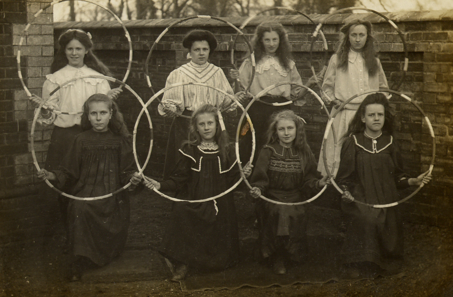 Boughton Senior Schoolgirls c1909