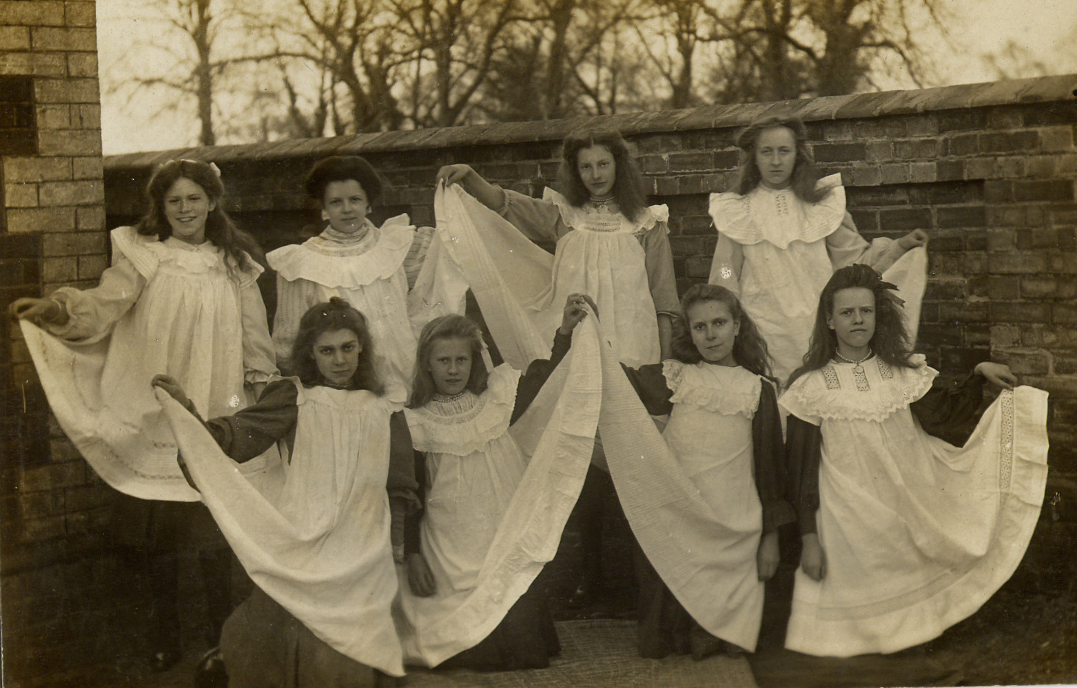 Boughton Senior Schoolgirls c1909